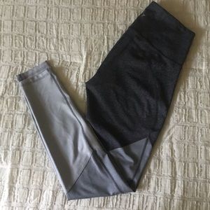 Old Navy Active Size M Legging Black Gray